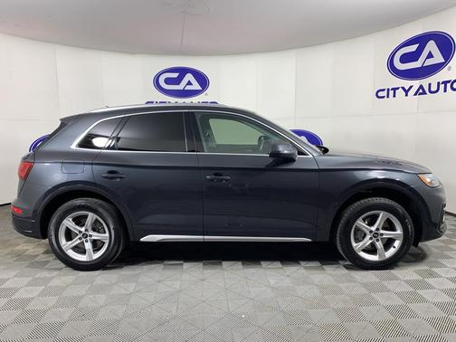 2023 Audi Q5 40 Premium