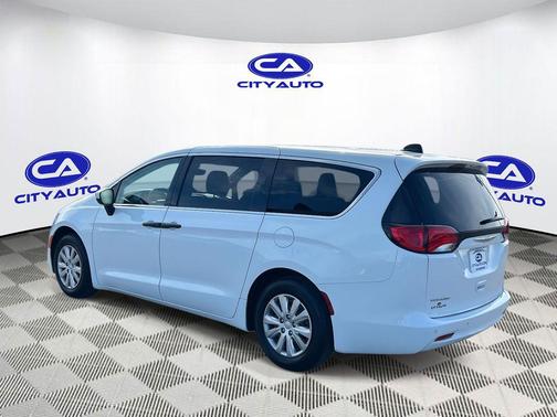 2021 Chrysler Voyager L