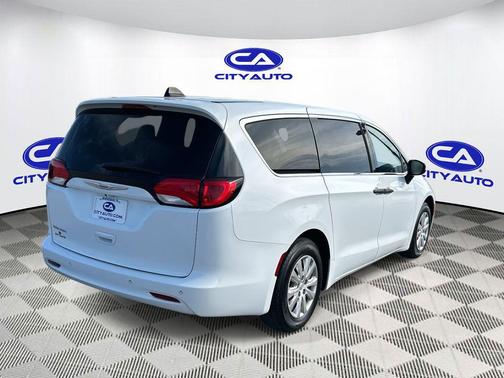 2021 Chrysler Voyager L