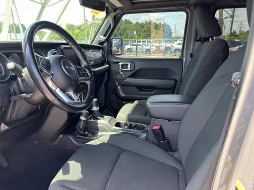 Sting-Gray Clearcoat 2021 Jeep Wrangler Unlimited Sahara