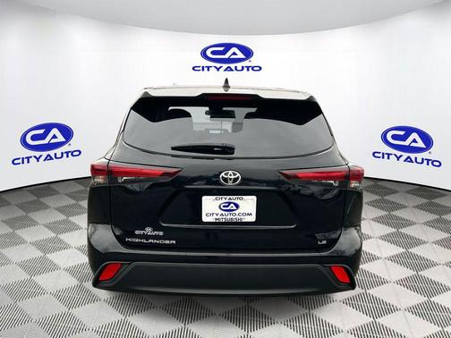 2024 Toyota Highlander LE