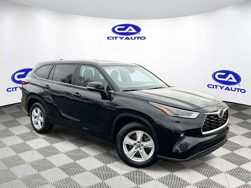 2024 Toyota Highlander LE