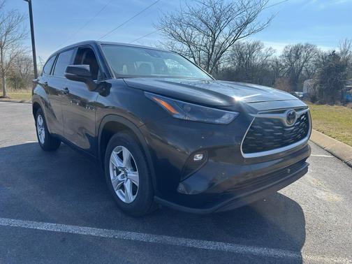 2024 Toyota Highlander LE