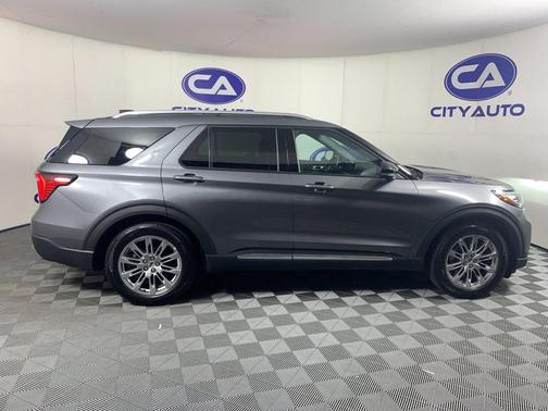 Carbonized Gray Metallic 2025 Ford Explorer Platinum