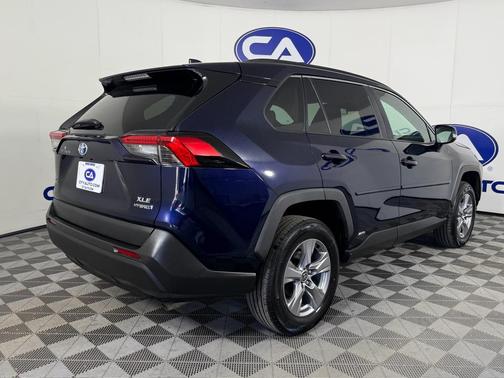 2022 Toyota RAV4 Hybrid XLE