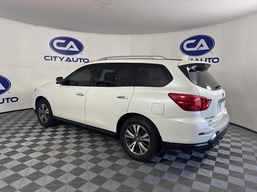 Pearl White 2017 Nissan Pathfinder SL