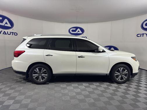 Pearl White 2017 Nissan Pathfinder SL