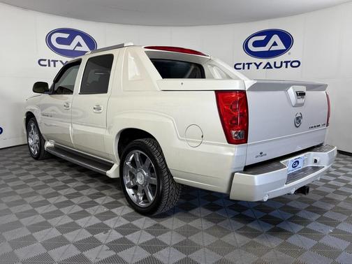 2003 Cadillac Escalade EXT Base