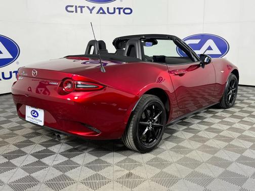 2024 Mazda MX-5 Miata Sport