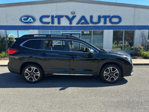 Crystal Black Silica 2023 Subaru Ascent Limited 7-Passenger