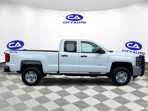 Summit White 2018 Chevrolet Silverado 2500 WT