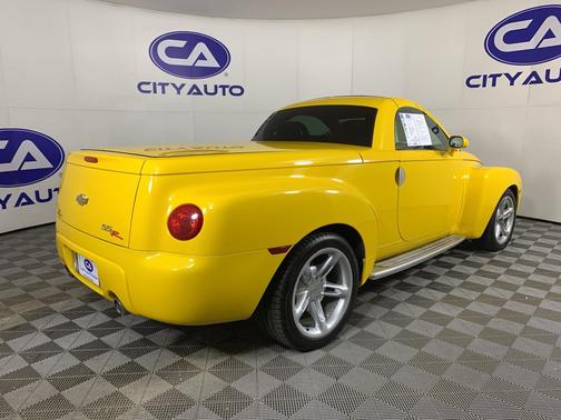 2004 Chevrolet SSR LS
