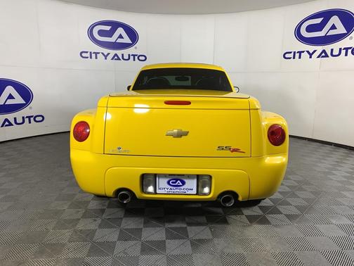 2004 Chevrolet SSR LS