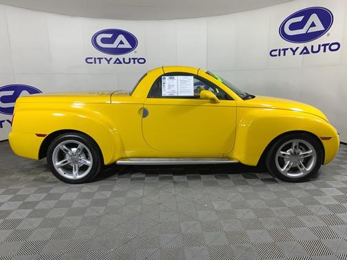 2004 Chevrolet SSR LS