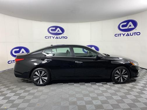 Super Black 2022 Nissan Altima 2.5 SV