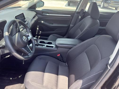 Super Black 2022 Nissan Altima 2.5 SV