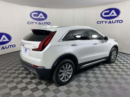 Crystal White Tricoat 2021 Cadillac XT4 Premium Luxury