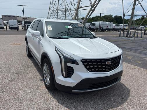 Crystal White Tricoat 2021 Cadillac XT4 Premium Luxury