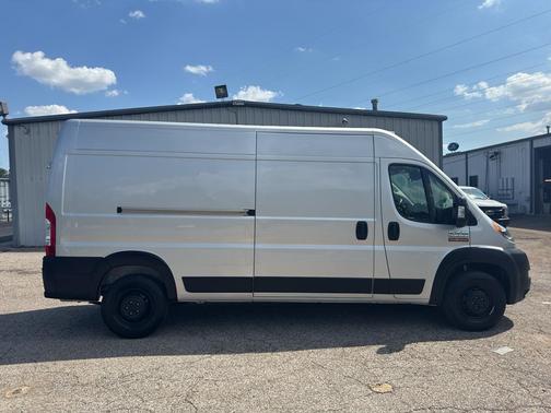 Bright Silver Metallic Clearcoat 2022 RAM ProMaster 2500 High Roof