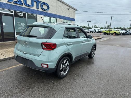Mirage Green 2025 Hyundai VENUE SEL
