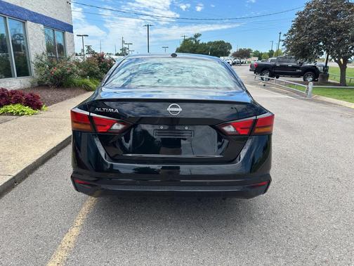 Super Black 2025 Nissan Altima SV FWD