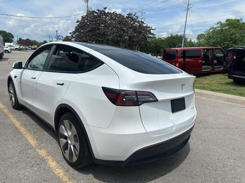Pearl White Multi-Coat 2021 Tesla Model Y Long Range Dual Motor All-Wheel Drive