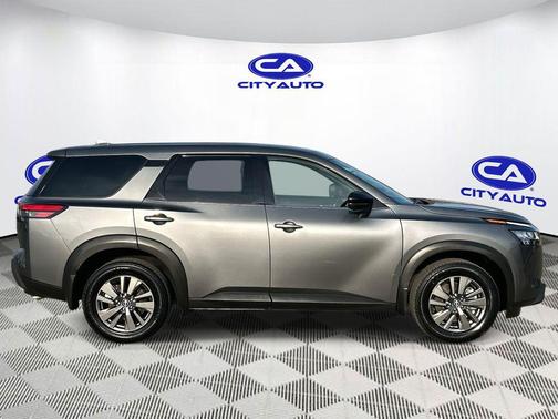 2022 Nissan Pathfinder S 2WD