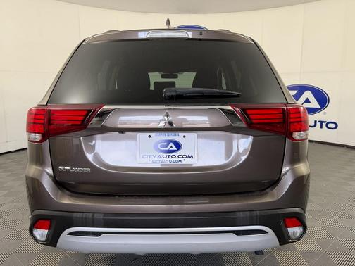 2020 Mitsubishi Outlander ES