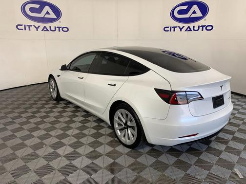 Pearl White Multi-Coat 2022 Tesla Model 3 Long Range