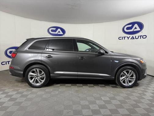 2022 Audi Q7 55 Premium Plus