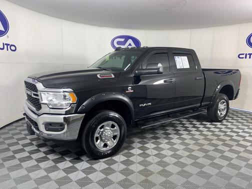 Diamond Black Crystal Pearlcoat 2022 RAM 2500 Tradesman Crew Cab 4x4 6'4' Box