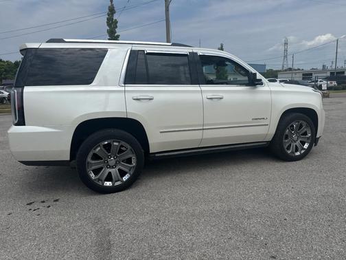 White Diamond Tricoat 2015 GMC Yukon Denali