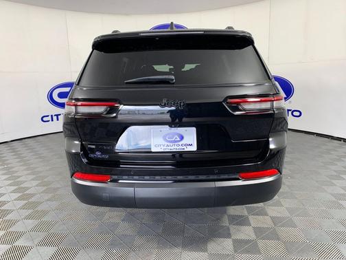 Diamond Black Crystal Pearlcoat 2021 Jeep Grand Cherokee L Altitude