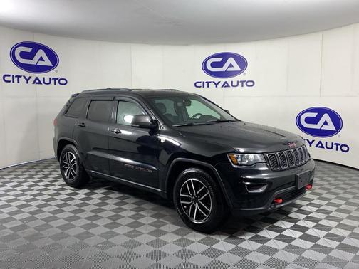 Diamond Black Crystal Pearlcoat 2021 Jeep Grand Cherokee Trailhawk