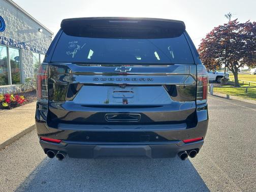 Black 2025 Chevrolet Suburban 4WD Z71