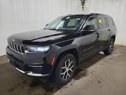 Diamond Black Crystal Pearlcoat 2023 Jeep Grand Cherokee L Limited