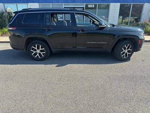 Diamond Black Crystal Pearlcoat 2023 Jeep Grand Cherokee L Limited