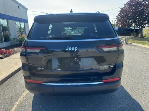 Diamond Black Crystal Pearlcoat 2023 Jeep Grand Cherokee L Limited