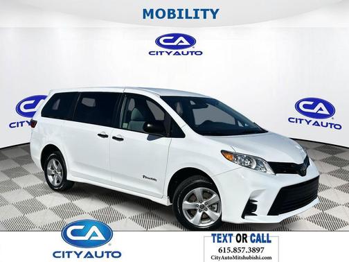 2020 Toyota Sienna SE