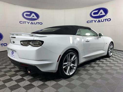 Summit White 2021 Chevrolet Camaro 1LT