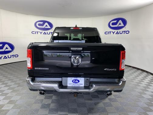 Diamond Black Crystal Pearlcoat 2019 RAM 1500 Big Horn
