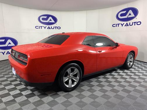 2015 Dodge Challenger SXT