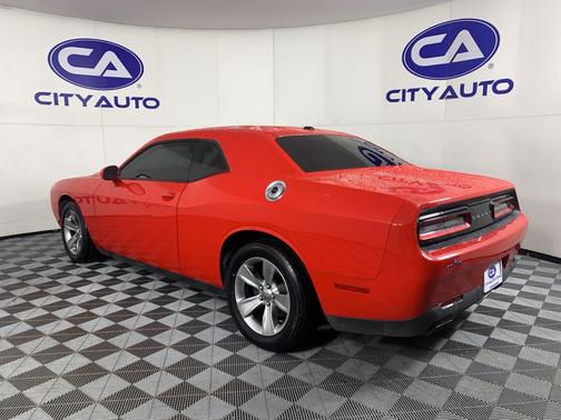2015 Dodge Challenger SXT
