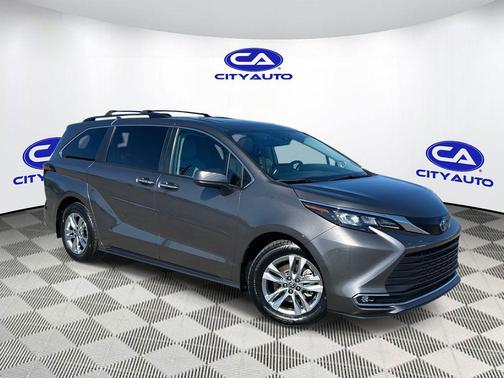 2024 Toyota Sienna XLE