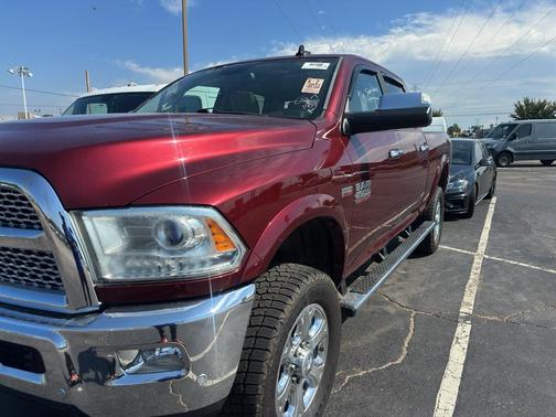 2017 RAM 2500 Laramie Crew Cab 4x4 6'4' Box