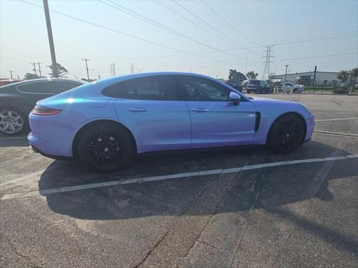 2017 Porsche Panamera 4
