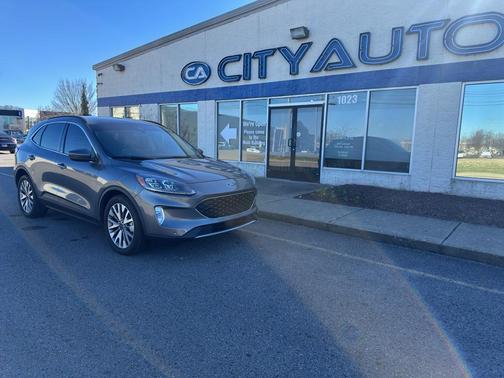 2022 Ford Escape Titanium