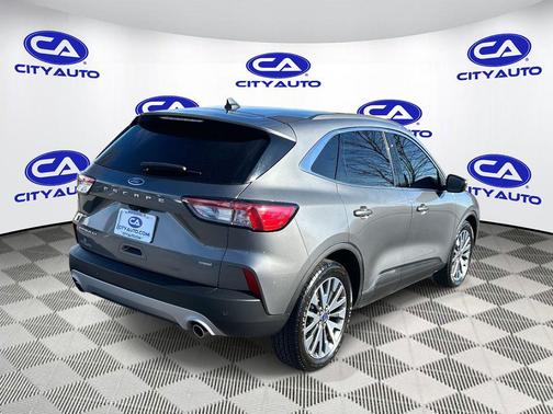2022 Ford Escape Titanium