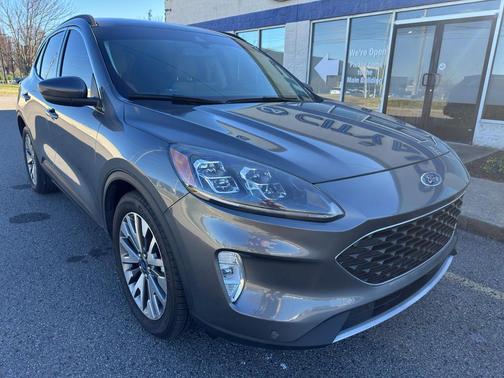 2022 Ford Escape Titanium