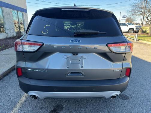 2022 Ford Escape Titanium